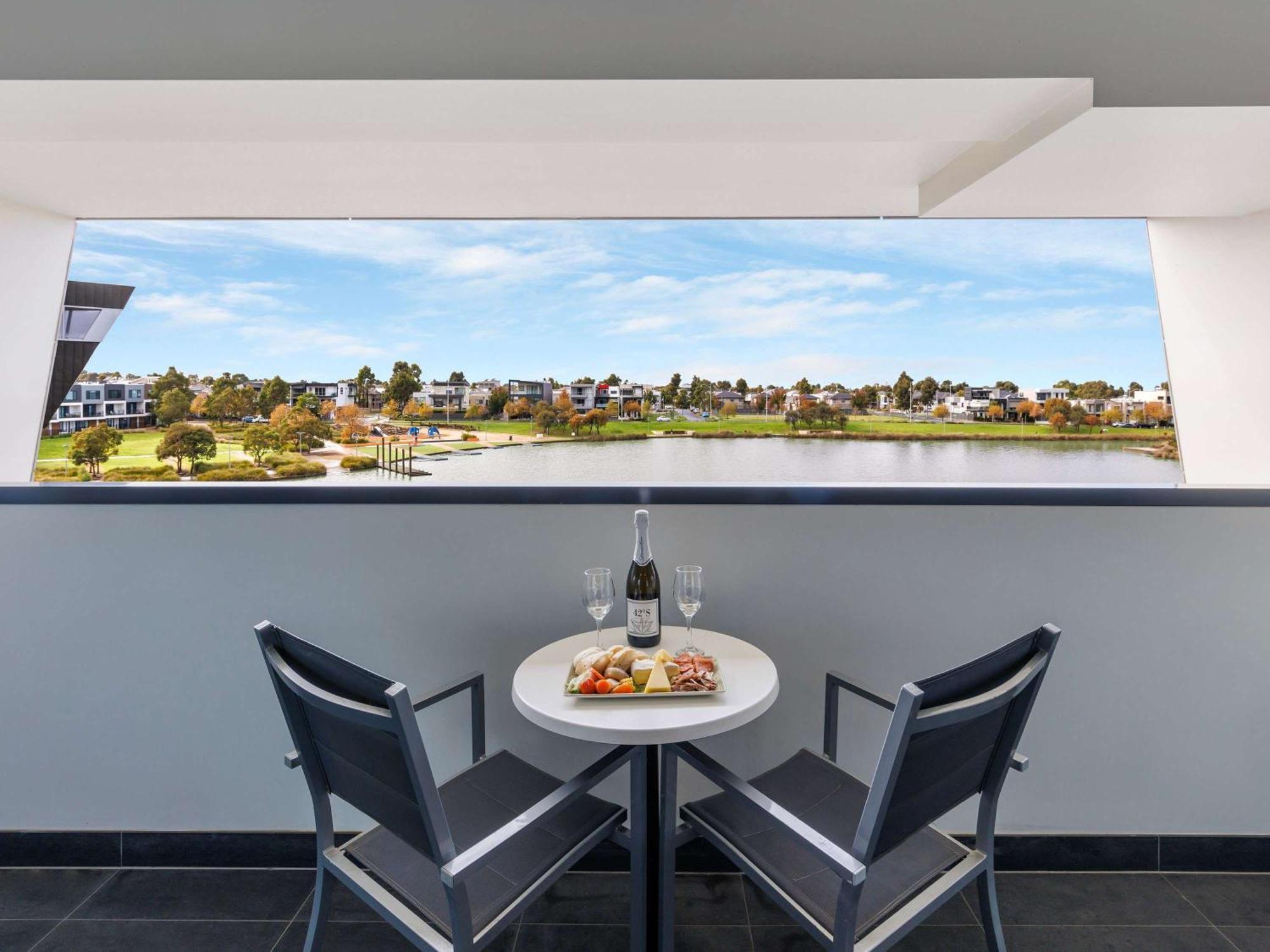 Mercure Melbourne Caroline Springs Ngoại thất bức ảnh