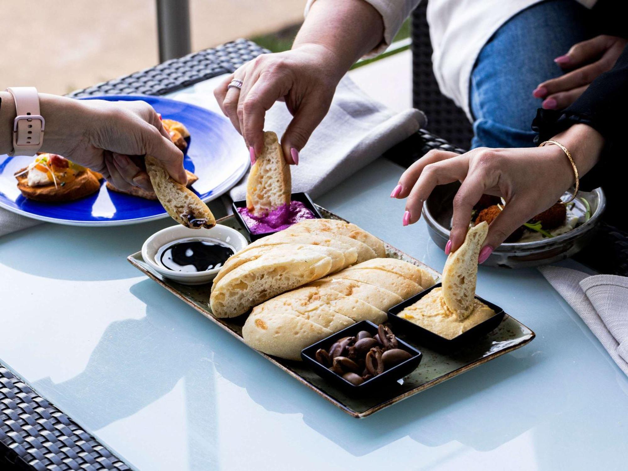 Mercure Melbourne Caroline Springs Ngoại thất bức ảnh